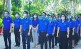 Bí thư Trung ương Đoàn dâng hương đền thờ Bác tại Trà Vinh