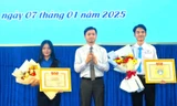 Bí thư T.Ư Đoàn trao bằng khen cho học sinh và sinh viên tỉnh Bạc Liêu