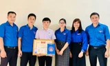 Trao Huy hiệu Tuổi trẻ dũng cảm cho nam sinh cứu người đuối nước