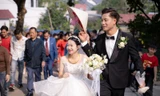 Cô gái Hà Nội cao 1m49 yêu chàng 1m83, ngày cưới khiến quan khách bật cười