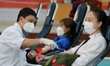 Chủ nhật Đỏ tại Quảng Bình thu hút đông đảo bạn trẻ tham gia hiến máu