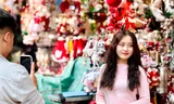 Trời nắng đẹp, 'nàng thơ' check-in Giáng sinh sớm lung linh sắc màu 