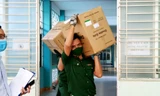 50 tấn vật tư y tế vừa được Bộ Y tế vận chuyển đến Đà Nẵng để phục vụ công tác phòng, chống dịch bệnh COVID – 19 ở địa phương này. Ảnh: X.Q