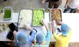 Bếp thiện nguyện '5 sao', ngày nấu ngàn suất cơm cho tuyến đầu