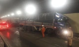 Vụ va chạm giữa xe đầu kéo và xe tải xảy ra vào sáng sớm khiến hầm Hải Vân bị ùn tắc cục bộ
