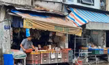Nhiều chợ cóc, chợ tạm ở TP HCM lơ là phòng dịch COVID-19