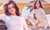 Mặc áo crop-top lộ bụng mỡ, Selena Gomez vẫn nhận ‘mưa lời khen’ vì quá xinh
