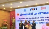 Tổ chức Kỷ lục Việt Nam trao bằng Kỷ lục Việt Nam cho Viện sĩ - Tiến sĩ Nguyễn Thị Thanh Nhàn, Chủ tịch Hội đồng quản trị kiêm Tổng Giám đốc AIC Group - đơn vị tham gia tổ chức Lễ hội hoa Anh đào Nhật Bản - Hà Nội năm 2019.