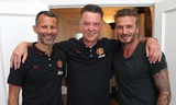 Beckham chụp ảnh chung với Giggs và Van Gaal