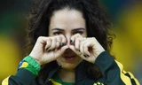 Nước mắt của một CĐV Brazil cũng là nước mắt của cả dân tộc sau thảm bại