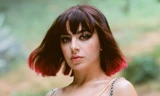 Charli XCX bị fan cuồng đột nhập biệt thự hơn 83 tỷ, vô tư khoả thân đi trong nhà