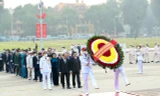 Đại biểu Đại hội Thi đua yêu nước vào Lăng viếng Chủ tịch Hồ Chí Minh