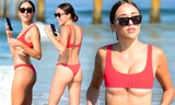 Em gái hoa hậu Olivia Culpo ‘o ép’ vòng một với bikini bé xíu