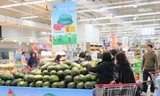 Dưa hấu bán trong siêu thị với giá 4.900 đồng/kg