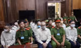 Các bị cáo tại phiên tòa hôm nay 6/8. Ảnh: Tân Châu