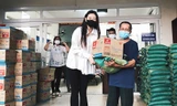 Hoa hậu Khánh Vân tặng 200 phần quà cho người dân gặp khó khăn vì dịch COVID
