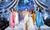 Diện đầm rực rỡ sắc màu, 35 thí sinh trình diễn ấn tượng bên ca sĩ Thu Phương.