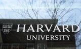 Logo của ĐH Harvard. (Ảnh: AP)
