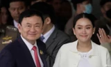 Thủ tướng Thái Lan Paetongtarn Shinawatra và cha bà - cựu Thủ tướng Thaksin Shinawatra . (Ảnh: AP) 