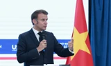 Tổng thống Pháp Emmanuel Macron giao lưu với các sinh viên Hà Nội