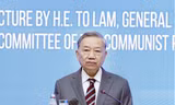 Tổng Bí thư Tô Lâm có bài phát biểu tại Học viện Hành chính công trực thuộc Tổng thống Kazakhstan. Ảnh: TTXVN