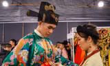 Người mẫu khiếm thị cùng hàng trăm nghệ sĩ, hoa hậu trình diễn tại Lễ hội áo dài TPHCM 