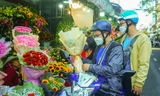'Cánh mày râu' đổ xô mua hoa, đưa người yêu đi xem phim trong ngày Valentine