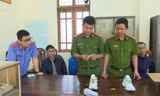 Hai người bị bắt khi chuyển ma túy từ Châu Âu về Việt Nam