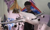 Chàng sinh viên đam mê làm hàng trăm mô hình máy bay điều khiển từ xa bay được 180 km/h
