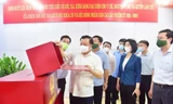 Bí thư Thành ủy Hà Nội Đinh Tiến Dũng kiểm tra công tác chuẩn bị bầu cử và phòng, chống dịch COVID-19 tại khu vực bỏ phiếu số 17, phường Định Công (quận Hoàng Mai)