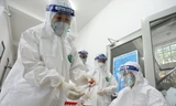Việt Nam liên tục xét nghiệm tìm biến thể mới của virus SARS-CoV-2Ảnh: Hoàng Mạnh Thắng