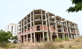 Dự án khu nhà ở dành cho người thu nhập thấp 14 năm triển khai xây dựng chưa xong, hiện bỏ hoang Ảnh: Hoài Văn 