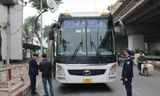 TTGT dừng kiểm tra xe khách 29B-18281 tại nút Pháp Vân sáng 10/1 