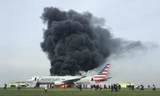 Máy bay bốc cháy nghi ngút. Nguồn: Dnainfo.
