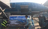 Vietnam Airlines vận chuyển hàng miễn phí hỗ trợ đồng bào miền Trung.