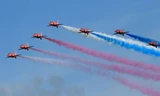 Một màn trình diễn của phi đội Red Arrows. Ảnh: AFP.