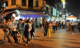 Phố đi bộ trong khu phố cổ Hà Nội.