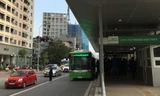 BRT tuyến Kim Mã - Yên Nghĩa chạy thử ngoài đường ngày 17/12. Ảnh: Thu Huyền.