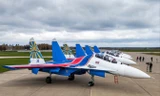 4 chiếc Su-30SM hồi cuối tuần thực hiện hành trình hơn 4.200 km từ nhà máy sản xuất ở thành phố Irkutsk tới căn cứ Kubinka, ngoại ô thủ đô Moscow, Nga để tham gia vào phi đội "Hiệp sĩ Nga" của không quân nước này. Ảnh: Livejournal.