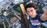 Chết do chụp selfie nhiều hơn cả do bị cá mập tấn công