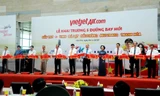 Thủ tướng cắt băng khai trương 5 đường bay mới đến Cần Thơ