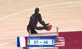 Robot của Toyota trình diễn kỹ năng bóng rổ thần sầu tại Olympic