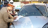  Ngoài xử phạt trực tiếp nếu vi phạm qua hình ảnh, tới đây xe không chính chủ còn phải đi làm lại thủ tục. Ảnh: Trọng Đảng