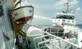 Tàu Trung Quốc đâm tàu chấp pháp Việt Nam. Ảnh: Ng. Huy