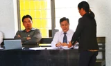 Bà Truyền trả lại hết tiền, sữa và... gấu bông cho luật sư tại tòa