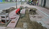 Nhiều câu hỏi về chất lượng và sự lãng phí trong thi công vỉa hè 