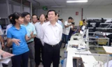 Chủ tịch nước thăm doanh nghiệp, công nhân tại khu công nghiệp VSIP I (Bình Dương). Ảnh: Diệp Đức Minh 