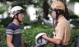 Mũ bảo hiểm rỏm: Bốn trường hợp đầu tiên bị xử phạt 