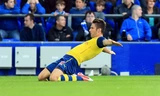 Olivier Giroud lại khiến HLV Wenger đau đầu
