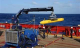 Tàu ngầm không người lái Bluefin-21 tham gia tìm kiếm máy bay Malaysia mất tích.